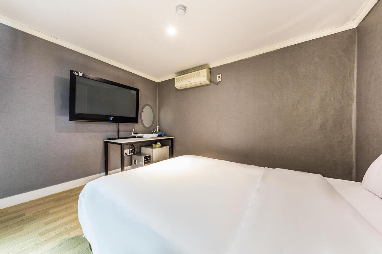 In Seoul Sinchon Goguma Hotel Buitenkant foto